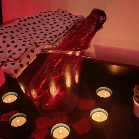 Il Sogno Di Elisa -romantico Nel Centro Di Apartamento Parma